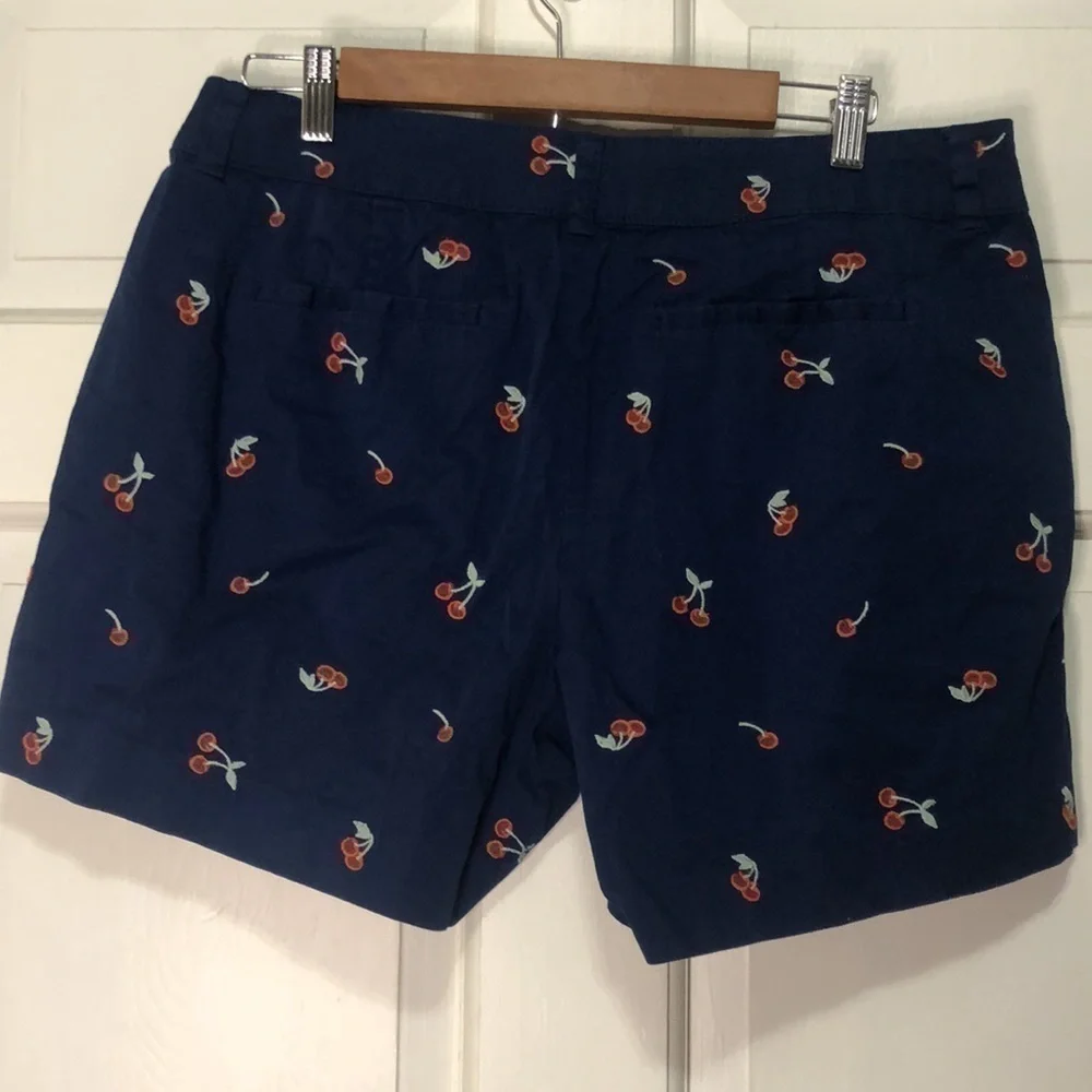 𝅺ST John’s Bay Woman’s Shorts Blue Cherry Embroidered Size 14